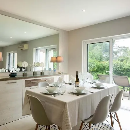 Sleeps 6 With Pool Air Con And Wifi Villa