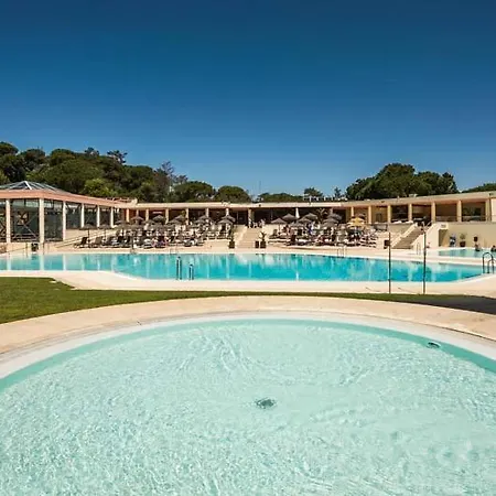 ヴィラ Sleeps 6 With Pool Air Con And Wifi *