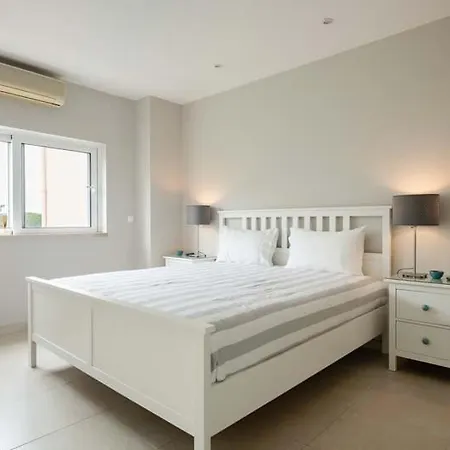 Sleeps 6 With Pool Air Con And Wifi Quinta do Lago