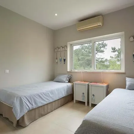 Sleeps 6 With Pool Air Con And Wifi Villa *