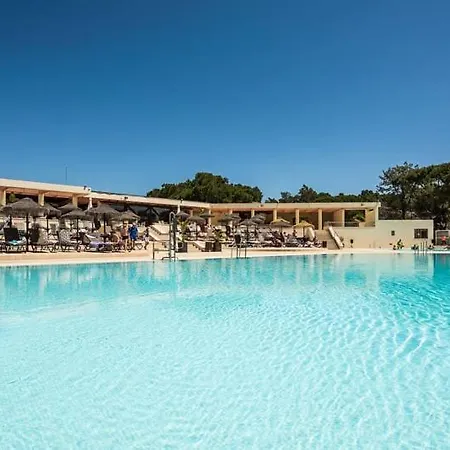 Sleeps 6 With Pool Air Con And Wifi Villa