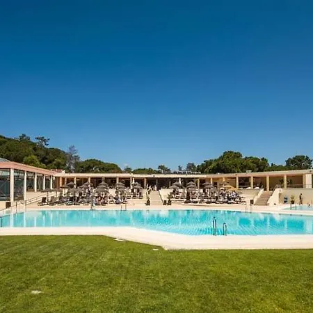 Villa Sleeps 6 With Pool Air Con And Wifi